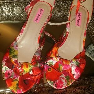 Betsy Johnson Fay chunky heels